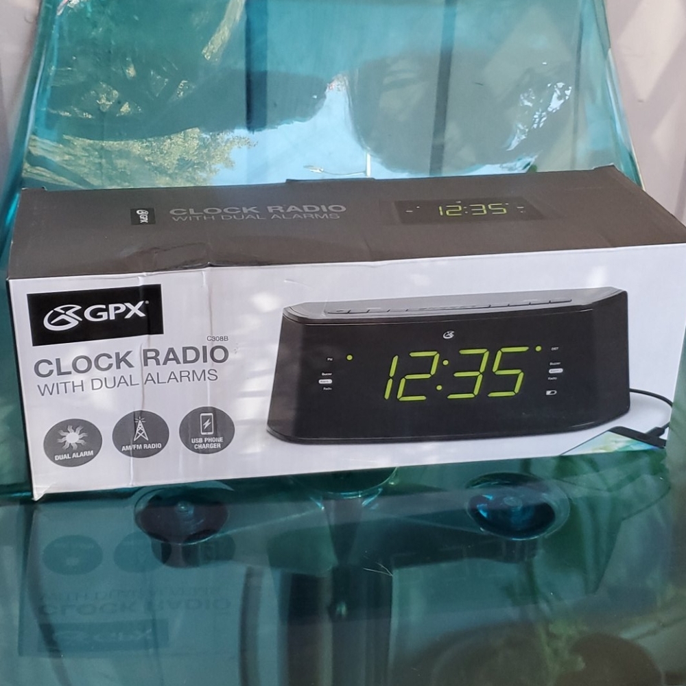 Clock Radio With Dual Alarm